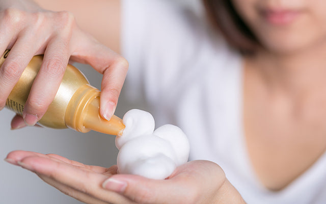 Hair Mousse: Ingredients, Benefits, Side Effects & How To Use