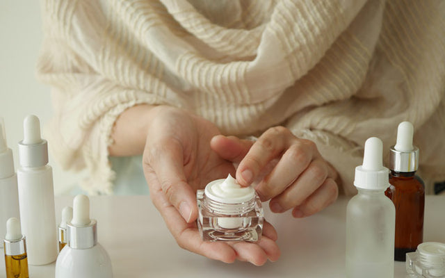 How To Take Care of Skin In Winter?( Do's & Don'ts)