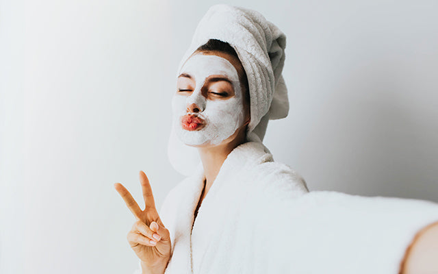 Betjene Ryg, ryg, ryg del Skilt Face Mask Before Or After Shower? The Right Time To Apply It – SkinKraft