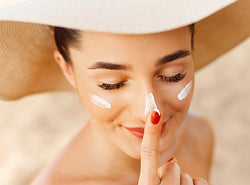 सनस्क्रीन क्या है, और एक सही सनस्क्रीन कैसे चुनें ? - What Is Sunscreen, & How To Choose The Right Sunscreen?