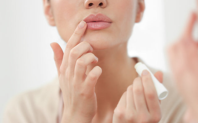 खूबसूरत होंठों के लिए अपनाएं ये उपाय – Beautiful Lip Care Tips In Hindi