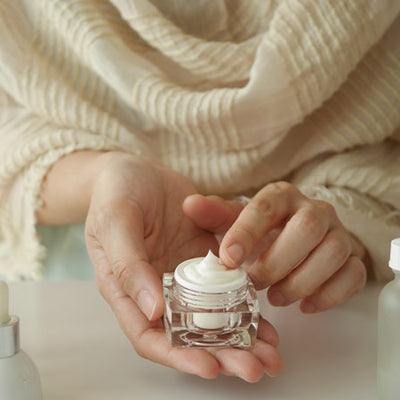 How To Take Care of Skin In Winter?( Do's & Don'ts)