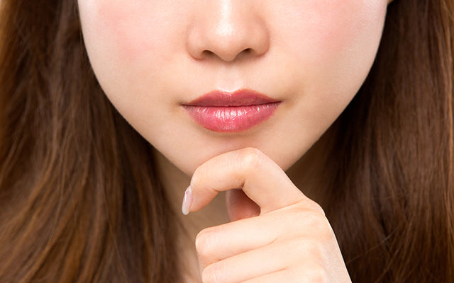होंठ में सूजन: लक्षण, कारण, इलाज और घरेलु उपचार - Swollen lips: Symptoms, Causes, Treatment & Home Remedies In Hindi